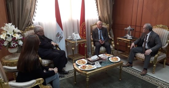 صور.. محافظ بور سعيد يبحث سبل الاستثمار مع السفير الإيطالى