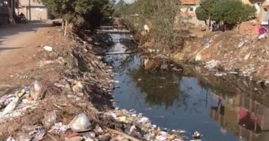صور.. اضبط مخالفة.. ترع ومصارف القليوبية مصدر للأوبئة والأمراض