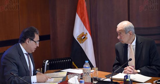 رئيس الوزراء يوجه بسرعة إنهاء اللائحة التنفيذية لقانون التأمين الصحى الشامل