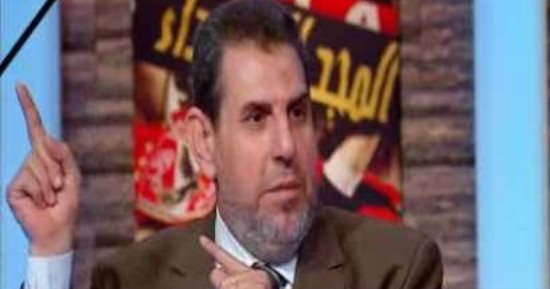 وفاة الناقد الرياضى خالد العشرى 