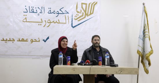 مؤتمر صحفى لكنديين سلمتهما هيئة "تحرير الشام" إلى تركيا (صور)