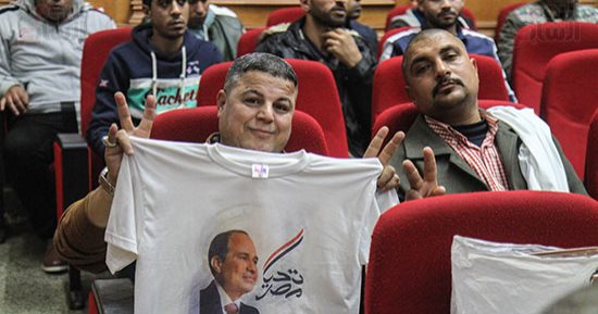 مؤتمر عمال الجيزة لدعم السيسي يعرض فيديو لإنجازات الرئيس (صور)