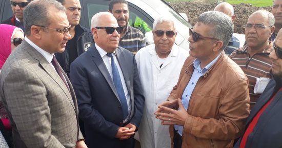 محافظ بورسعيد يتفقد مشروع إنشاء 352 حظيرة و43 عمارة جنوب المحافظة