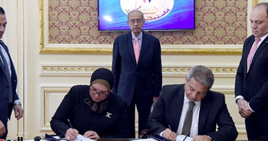 بروتوكول بين وزارة الشباب و"تنمية المشروعات" لتمويل الشباب بـ"الامتياز التجارى"