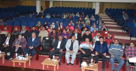 محافظ الوادى الجديد يلتقى شباب الفوج العاشر لرحلات اعرف بلدك