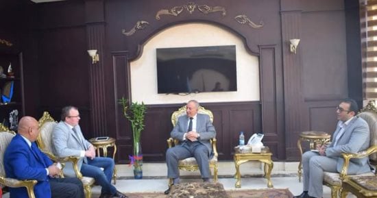 محافظ البحر الأحمر يستقبل قنصل أوكرانيا بالغردقة لبحث زيادة التبادل السياحى