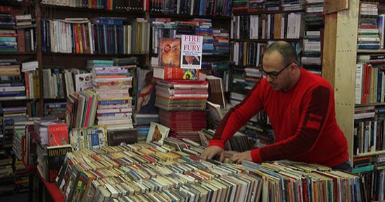 تعرف على الأكثر مبيعًا فى جناح الأزهر بمعرض الكتاب.. كتابات "الطيب" تنفد