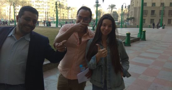 الراقصة الروسية "جوهرة" تنهى إجراءات الإقامة بمصلحة الجوازات فى التحرير