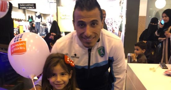 محمد عبد الشافى يشارك فى حملة للتوعية بمرض السرطان.. صور