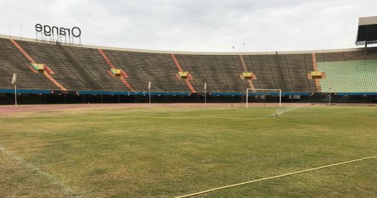 صور.. المقاصة يشكو صلابة ملعب الصداقة.. والمدرجات تتسع 45 ألف مشجع