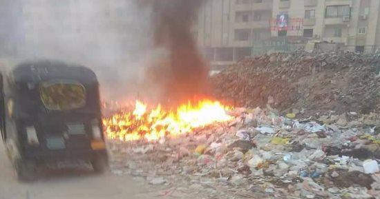 صور.. القمامة ومخلفات البناء صداع فى رأس أهالى "أبو رجيلة" بالسلام 