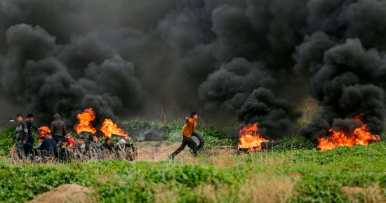 صور.. 35 مصابا فلسطينيا فى جمعة الغضب العاشرة ضد إعلان ترامب نقل سفارة القدس