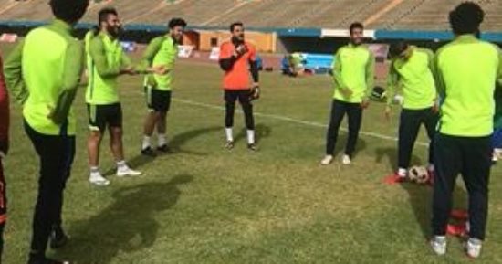 صور.. سليمان يعالج أخطاء مدافعى المقاصة.. وتغييرات فى التشكيل أمام طنطا
