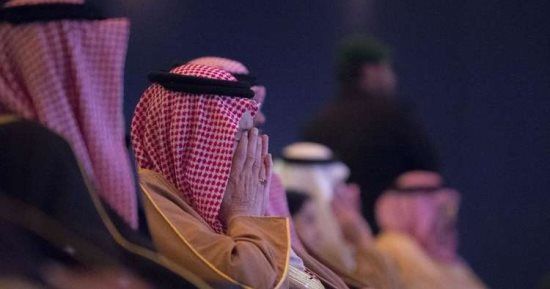 صور وفيديو.. دموع الملك سلمان بن عبدالعزيز على والده فى مهرجان الجنادرية