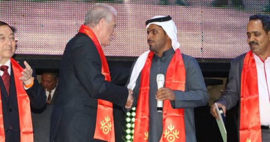 محافظ جنوب سيناء يكرم شاعر المليون خلال الاحتفال بعيد الربيع الصيني
