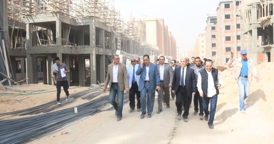 وزير الإسكان يتفقد أعمال تنفيذ 4416 وحدة سكنية بمشروع "معا" لتطوير العشوائيات