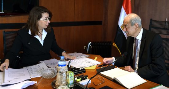 رئيس الوزراء يلتقى وزيرة التضامن الاجتماعى لمتابعة ملفات الوزارة