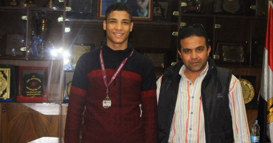الإسماعيلى يكرم لاعب منتخب المصارعة بعد فضية أفريقيا