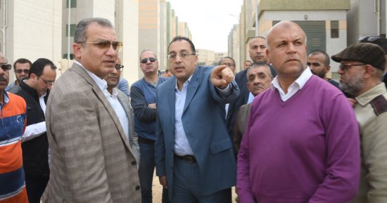 وزير الإسكان يتفقد أعمال التشطيبات بـ4900 وحدة سكنية بمشروع "المحروسة 1و2"