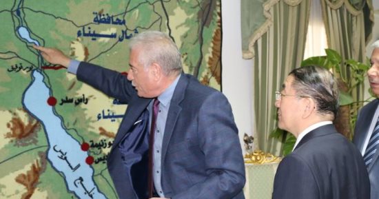 صور.. محافظ جنوب سيناء يلتقى سفير الصين ويهنئه بنجاح عيد الربيع