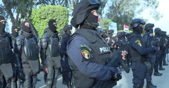 الداخلية تداهم بؤرا إجرامية بعزبة الهجانة والسلام وتضبط 140 هاربا من أحكام