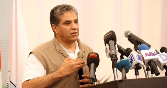 تعليقا على شائعات بيعها.. وزير البيئة: "اللى عنده عقد بيع محميات يجيبه"