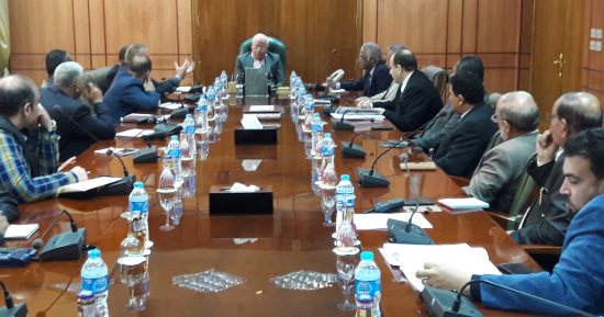 محافظ بورسعيد يطالب بتحويل التدريب العملى لطلاب الجامعة إلى مشاركة مجتمعية