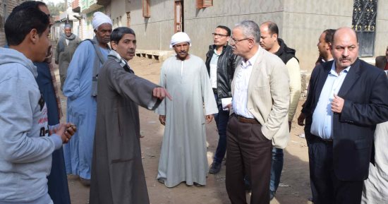 صور .. محافظ المنيا : لجنة هندسية وفنية لمعاينة طريق الإسماعيلية تمهيدا لرصفه