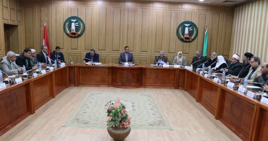 سكرتير عام المنوفية يناقش مواجهة الزيادة السكانية