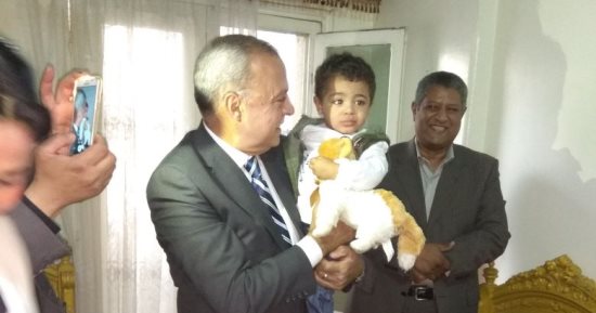 صور.. محافظ قنا: تطعيم 519 ألفا و794 طفلا ضد مرض شلل الأطفال