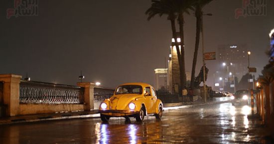 أمطار غزيرة تضرب القاهرة والجيزة والوجه البحرى