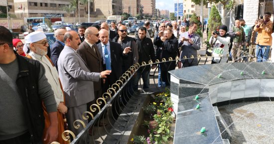 محافظ القاهرة يفتتح نافورة ومسجدا بمقر رئاسة حى المطرية.. صور