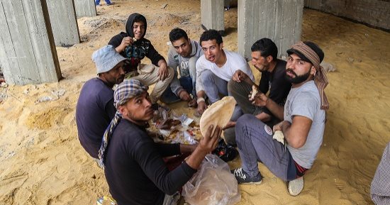 صورة اليوم.. لمة حلوة تلقى الأمان فيها