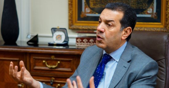 محافظ أسيوط فى حواره لـ"اليوم السابع": مش مسنود من حد وعملى أساس تقييمى.. محتاجين نشتغل أكتر لإعادة ثقة المواطن فى الحكومة.. استردينا 130 ألف فدان أملاك دولة.. وأرض المحافظة ثانى أعلى سعر بالشرق الأوسط.. صور