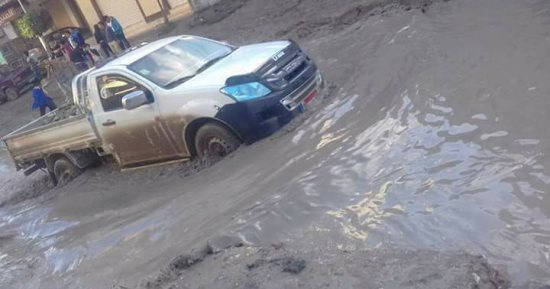 صور.. شكوى من تراكم المياه فى طريق كوم البركة بالبحيرة