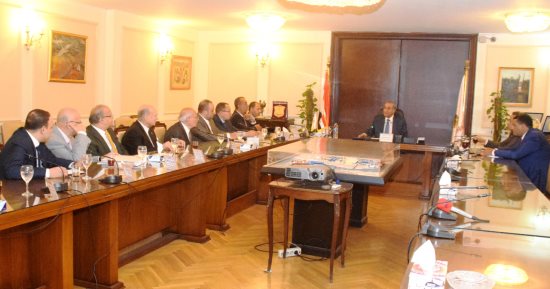 وزير التموين يجتمع بمصنعى الذهب ويكلف مصلحة الدمغة باستراتيجية للنهوض بالصناعة