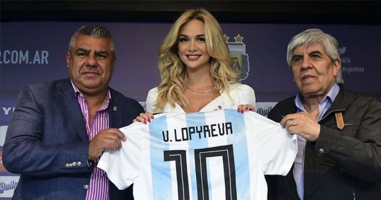 سفيرة كأس العالم ترشح الأرجنتين للقب وتصف ميسى ونيمار بالأفضل