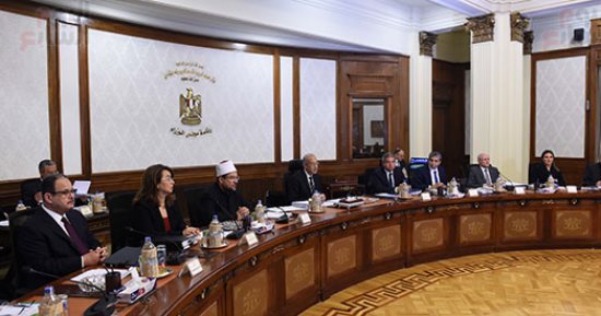 الحكومة تستعرض تقريرا حول المؤشرات الاقتصادية باجتماعها الأسبوعى (صور)