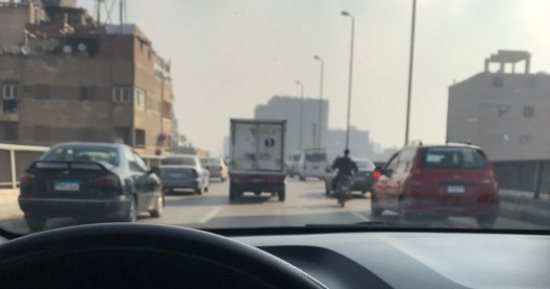النشرة المرورية.. زحام على الطرق والشوارع الرئيسية بالقاهرة والجيزة