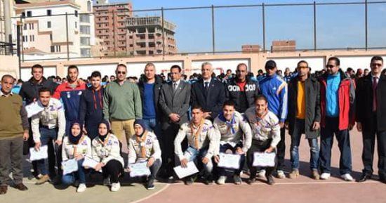 نائب رئيس جامعة المنوفية يتفقد كلية التربية الرياضية ويكرم فريق الجوالة