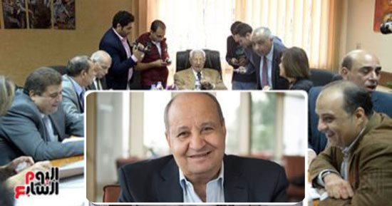 تصريحات وحيد حامد تثير غضب داخل لجنة الدراما "الأعلى للاعلام".. الأعضاء ينفون إقرار ضوابط تقيد حرية الإبداع.. محمد فاضل: لا علاقة لنا بالرقابة.. وهدى زكريا: الدراما حولت صورة المرأة لعاهرة