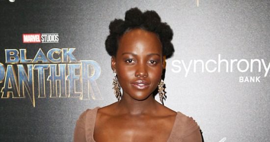 صور.. لوبيتا نيونجو تخطف الأنظار بعرض فيلمها Black Panther فى نيويورك