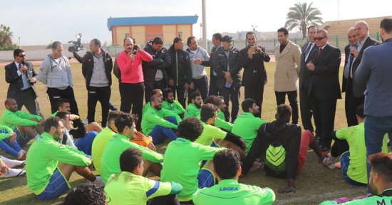 محافظ كفر الشيح شقة ووظيفة لكل لاعب بالفريق مكافأة التأهل للممتاز