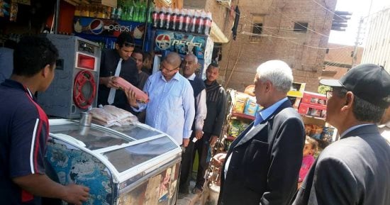 ضبط مخللات منتهية الصلاحية وأغذية أطفال وألعاب نارية فى حملة بالغربية
