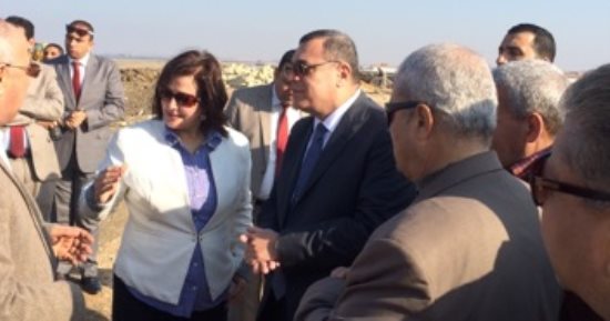 صور.. محافظ الفيوم ونائب وزير الزراعة يتفقدان أعمال تطوير بحيرة قارون