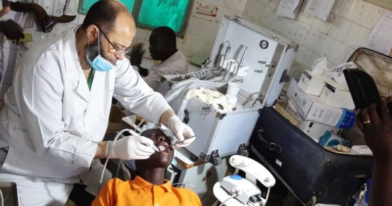 قافلة الأزهر الطبية إلى بوركينا فاسو تجرى 157 عملية جراحية وتفحص 6 آلاف مريض