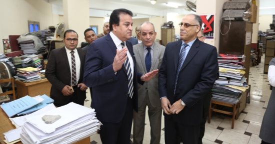 زيارة مفاجئة لوزير التعليم العالى بالمقر الإدارى للوزارة بمدينة نصر