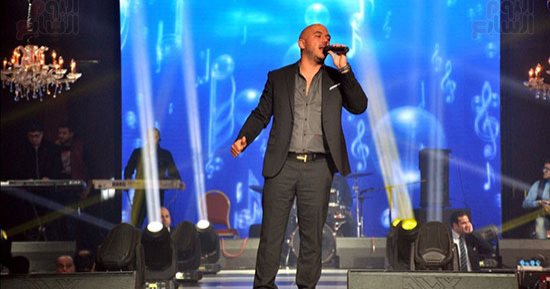 صور .. العسيلى ودينا يشعلان ثانى فقرات عيد الحب بمدينة نصر