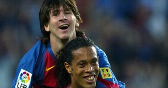 رونالدينيو يتمنى استمرار ميسى فى الملاعب 20 عاما 