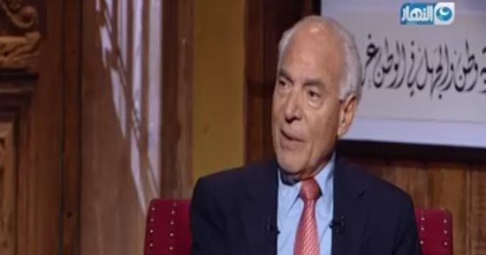فاروق الباز: "بنتى مش عاوزه تزور مصر علشان الضحكة اختفت من وشوش الناس"